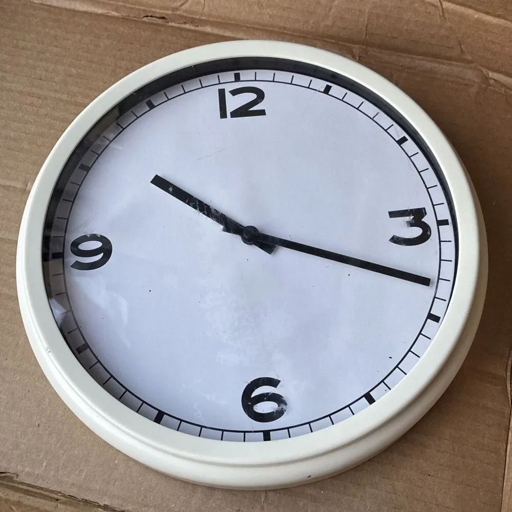 IKEA White Pugg Plastic Analog Wall Clock